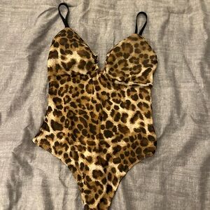 Guess Beige and Leopard Print Garment